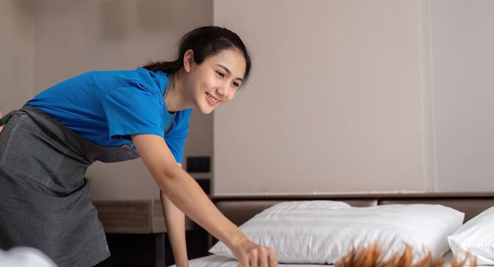 Por qué la limpieza profesional impacta en la calidad del servicio hotelero